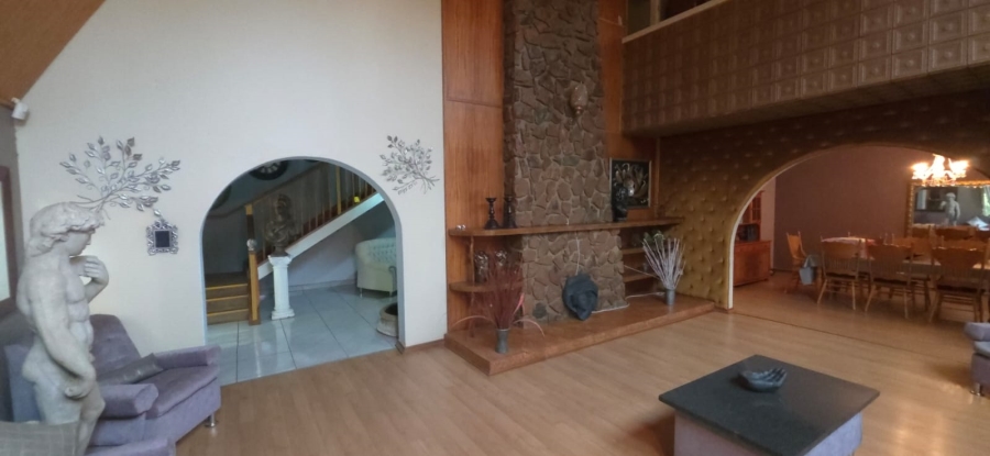 6 Bedroom Property for Sale in Wilkeville North West